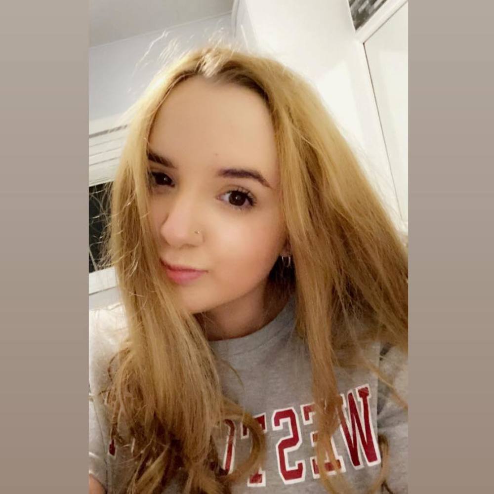 Meet your Posher, Kayla